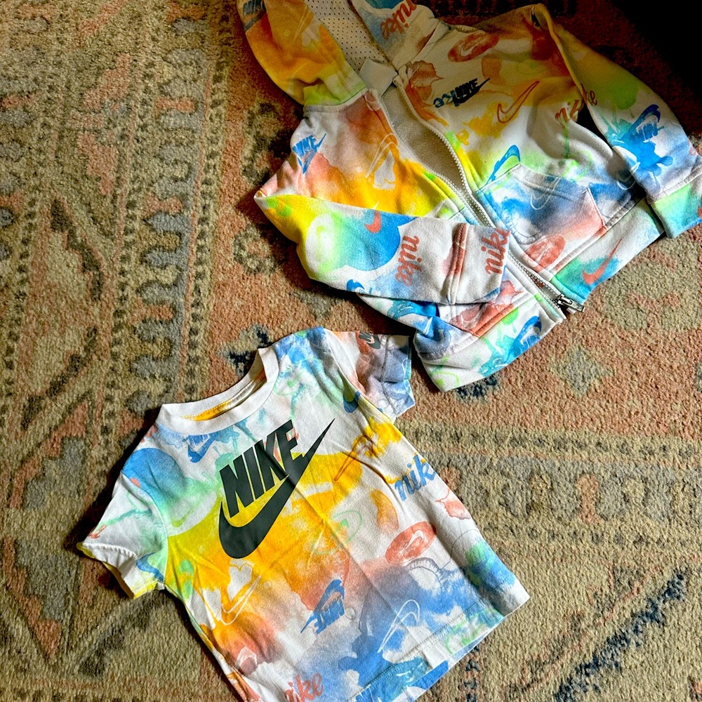 Nike Set.   One t shirt.  One zip up hoody.  3T.  EUC